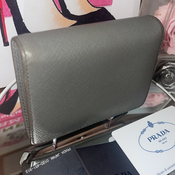 Prada Bifold Compact Wallet with COA Card - Picture 2 of 8